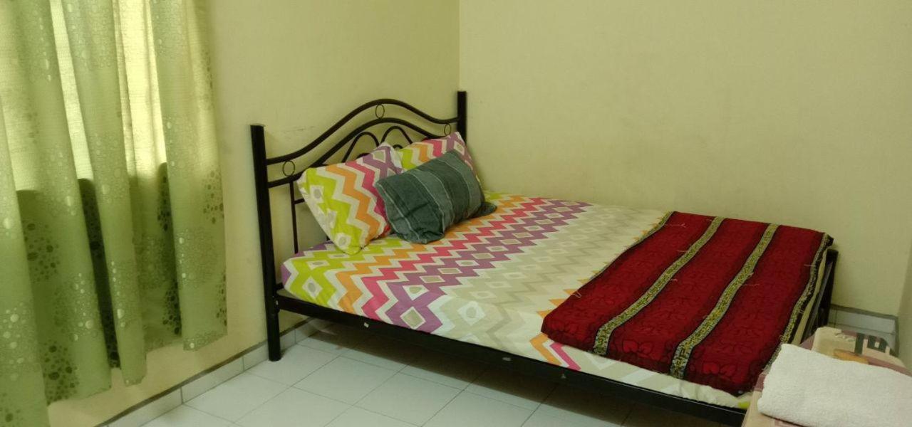 Bajet Homestay - Low Cost Houses 关丹 外观 照片